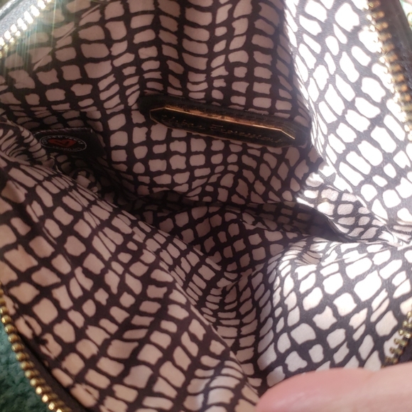 Urban Expressions | Vegan Crossbody Purse - Picture 6 of 8